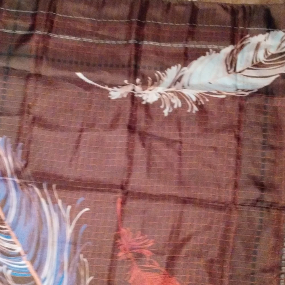 Large feather tablecloth